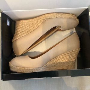 Jcrew Seville NWT Nude wedges 8.5